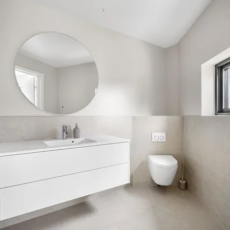 فيلة Amazing View - 5 Bedrooms - New House - Modern And Exclusive *