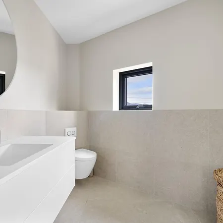 فيلة Amazing View - 5 Bedrooms - New House - Modern And Exclusive *