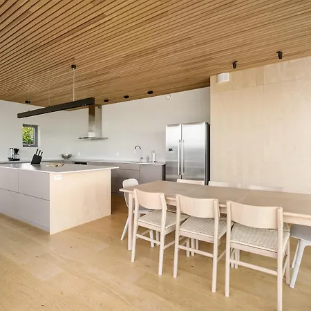 Amazing View - 5 Bedrooms - New House - Modern And Exclusive فيلة *
