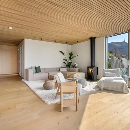 فيلة Amazing View - 5 Bedrooms - New House - Modern And Exclusive برغن