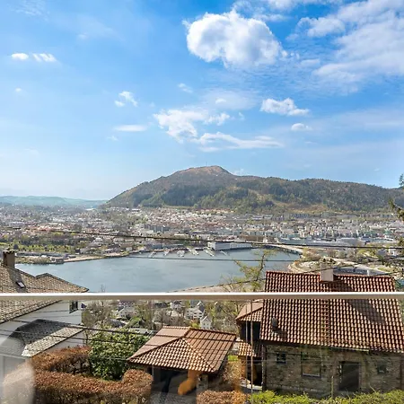 فيلة Amazing View - 5 Bedrooms - New House - Modern And Exclusive *